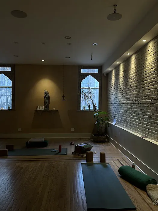 Bhakti Center Yoga 4