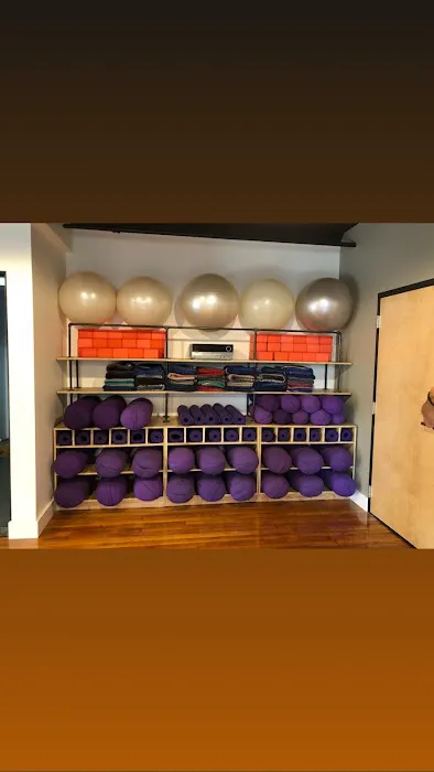 Prana Prenatal Yoga & Education 3
