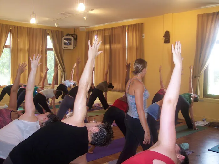 Power Yoga Works 4