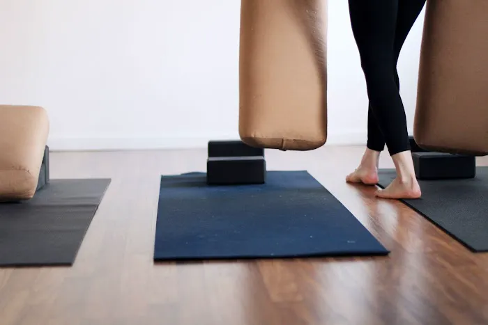 YOGA B YOGA 4