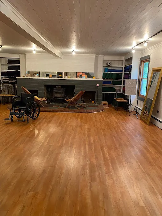 Amenia Yoga - a Place for Wellness 4